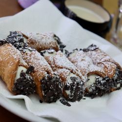 Gambino Vini - Cannoli Dessert