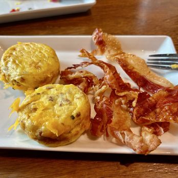 Alaska Lounge - Bfast (aurite) - Airport Lounges Near Me - Los Angeles, California Alaska Lounge - Bfast (aurite) - Airport Lounges Near Me - Los Angeles, California