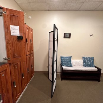 Massage Therapy Center - changing room - Massage Near Me - Los Angeles, California Massage Therapy Center - changing room - Massage Near Me - Los Angeles, California