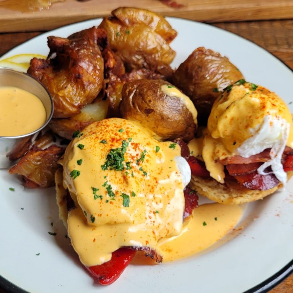 Lardon - Salmui Eggs Benedict - Cafes Near Me - Chicago, Illinois