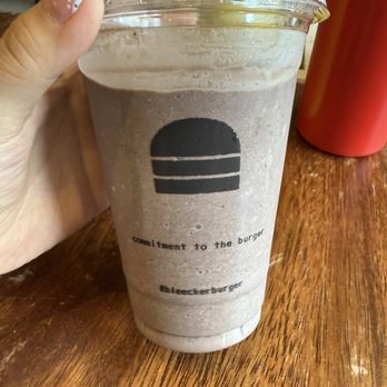 Bleecker Victoria - Oreo milkshake. - Burgers Near Me - London, XGL Bleecker Victoria - Oreo milkshake. - Burgers Near Me - London, XGL