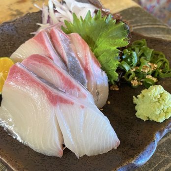 Izakaya Naru - Hamachi Sashimi - Izakaya Near Me - Honolulu, Hawaii