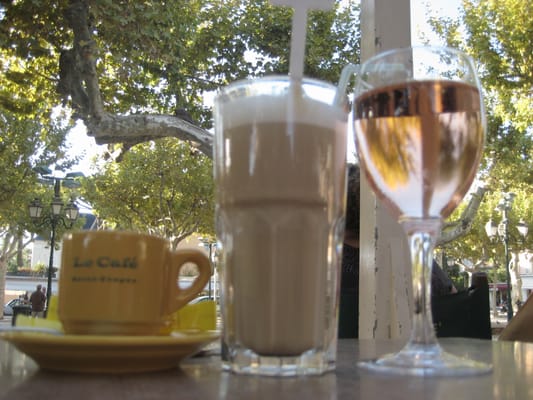 Le café by null