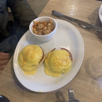 Hash Kitchen - Classic Benedict - Breakfast & Brunch Near Me - Chandler, Arizona Hash Kitchen - Classic Benedict - Breakfast & Brunch Near Me - Chandler, Arizona
