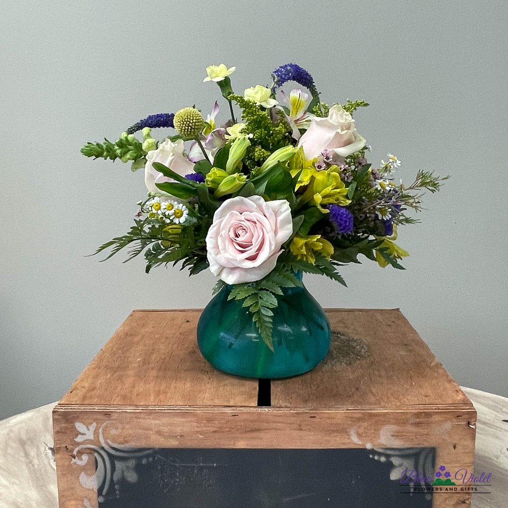 BLUE VIOLET FLOWERS AND GIFTS Updated September 2024 302 White