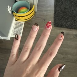 Modern Nails Studio