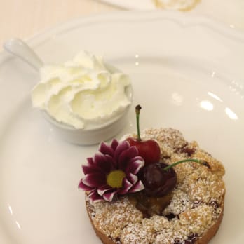 Farage Cioccolato - Crumble alle ciliegie - Chocolatiers & Shops Near Me - Milan, Michigan Farage Cioccolato - Crumble alle ciliegie - Chocolatiers & Shops Near Me - Milan, Michigan