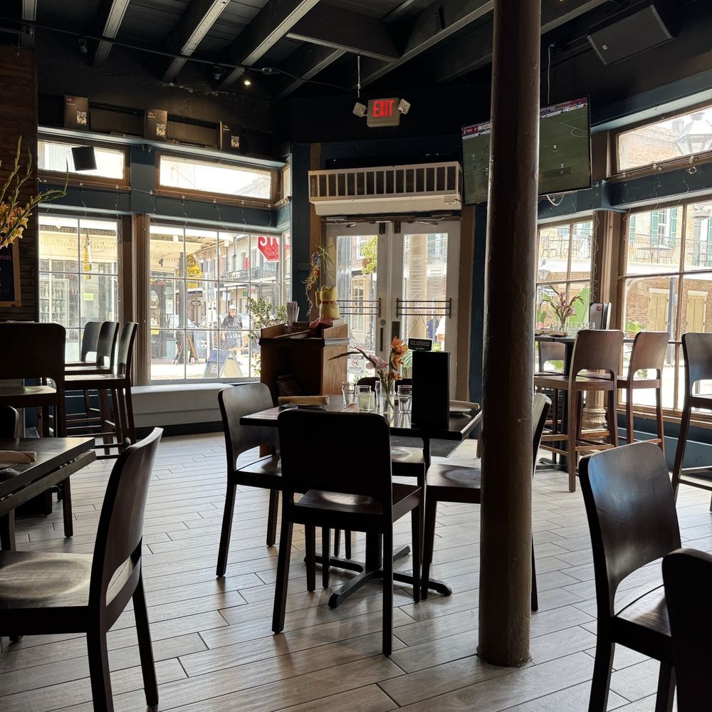 Zhang Bistro - Interior - Thai Near Me - New Orleans, Louisiana