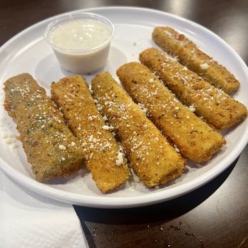Maxis Pizzeria - Chicken Wings Near Me - Santa Ana, California