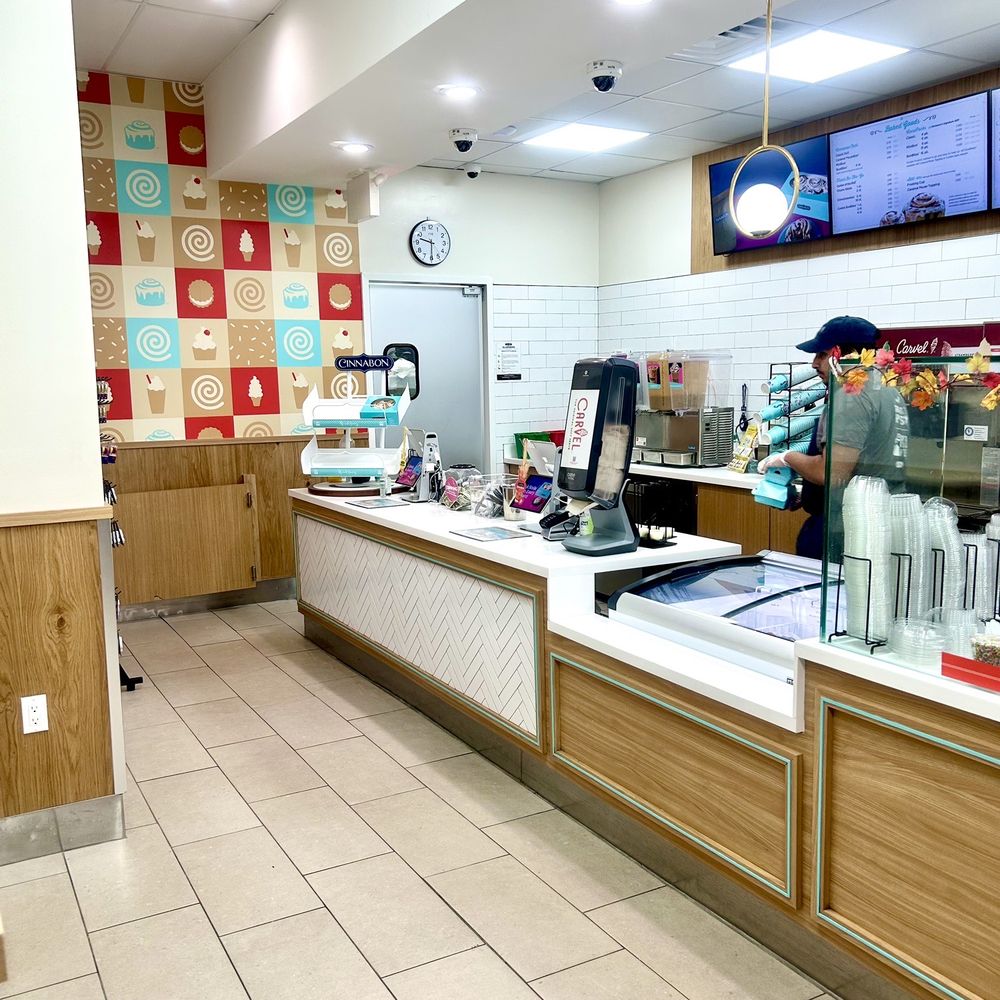 Cinnabon - Inside - Bakeries Near Me - Hollis, New York