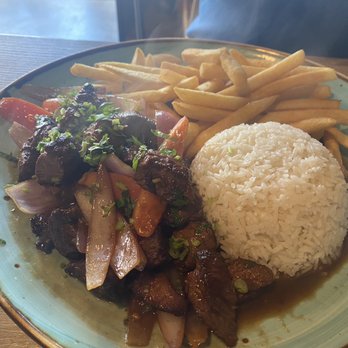 Merkado 31 - Lomo Saltado - Peruvian Near Me - Miami, Florida
