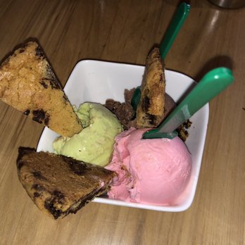 Stix n Brix Pizza + Cafe - We were given the choice of cookie vs a brownie. Great complimentary to the gelato rainbow. - Pizza Near Me - Chicago, Illinois