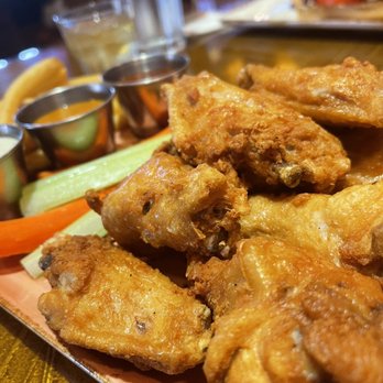 Sierra Gold - Super meaty Wings - Sports Bars Near Me - Henderson, Nevada Sierra Gold - Super meaty Wings - Sports Bars Near Me - Henderson, Nevada