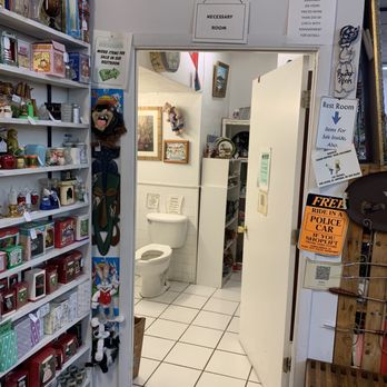 Collins Street Junction - The store inside the bathroom lol its unisex to! - Antiques Near Me - Plant City, Florida