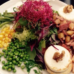 La Ruche - Goatcheese salad with bacon