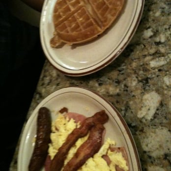 Madison Restaurant - Belgium waffel deluxe - American Near Me - New York, New York