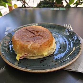 Copenhagen Coffee Lab - Ham and cheese brioche - Coffee & Tea Near Me - Lisbon, 11