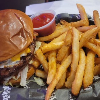 Mainstream Bar & Grill - BYO burger with flavorless battered fries - Burgers Near Me - Waukesha, Wisconsin