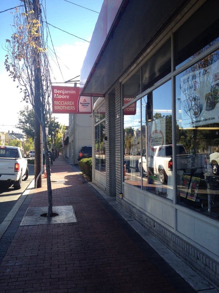 BENJAMIN MOORE BY RICCIARDI BROTHERS 1915 Springfield Ave, South