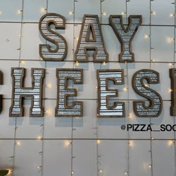 Pizza Social - Cute wall