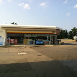 Bp Oil - Shop, seen from pump 13