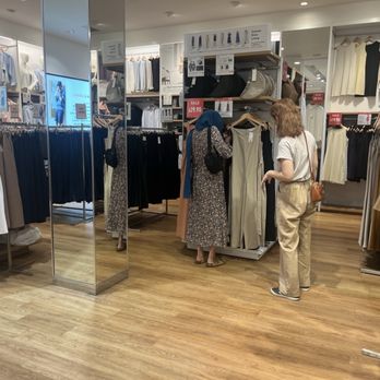 Uniqlo - Women's Clothing Near Me - Philadelphia, Pennsylvania Uniqlo - Women's Clothing Near Me - Philadelphia, Pennsylvania