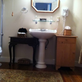 Victoria Inn - Room 7 - Goldfields - Hotels Near Me - Murphys, California