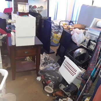 A Plus Bay Area Cleaning - Before picture of students walk in closey - Home Cleaning Near Me - San Leandro, California A Plus Bay Area Cleaning - Before picture of students walk in closey - Home Cleaning Near Me - San Leandro, California