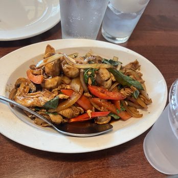 Lemongrass Thai Restaurant - Gra Prow- this was meh.. not a lot of flavor. - Thai Near Me - Livermore, California Lemongrass Thai Restaurant - Gra Prow- this was meh.. not a lot of flavor. - Thai Near Me - Livermore, California