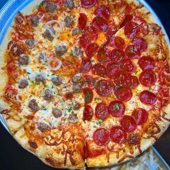 Bob's Pizza - Bob's Pepperoni Pizza - Pizza Near Me - Chicago, Illinois
