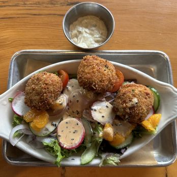 Idyllwild Brewpub - Crab cakes - Brewpubs Near Me - Idyllwild, California