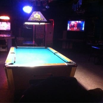 Silver Horse Pub - a pool table in the middle of the room - Pubs Near Me - Mobile, Alabama Silver Horse Pub - a pool table in the middle of the room - Pubs Near Me - Mobile, Alabama
