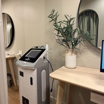 Bell's Head Spa - Consulting area - Hair Loss Centers Near Me - West Covina, California