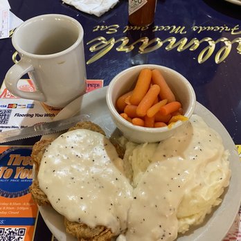 Hallmark - Chicken steak with mash and carrots - American Near Me - Killeen, Texas