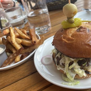 Half Shell - Bars Near Me - Seattle, Washington