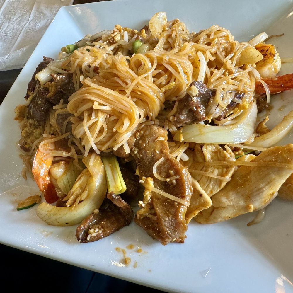 Phò Envy - HT2. Pad Thai Noodle -Deluxe - Vietnamese Near Me - Dallas, Texas