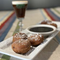 Irish Tavern - Beignets