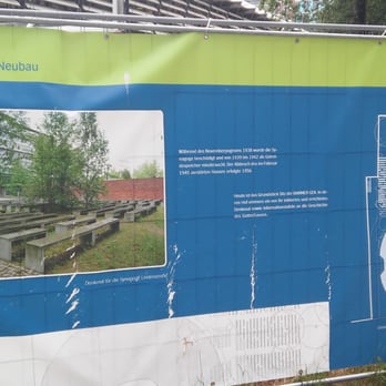 Mahnmal Blatt - Zaunplane mit Infos zum Ort - Landmarks & Historical Buildings Near Me - Berlin, BE