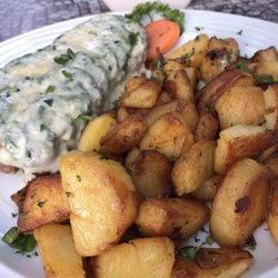Felicitas Steakhouse - Rumpsteak mit Spinat und Käse überbacken