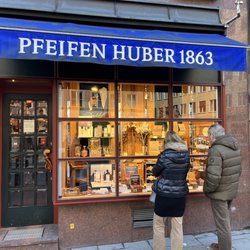 Pfeifen Huber - Outside of the establishment