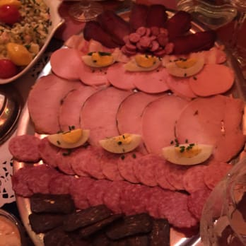 Sainte Russie - Menu table russe pour 6 personnes : une partie des entrées ! - Russian Near Me - Lyon, 69 Sainte Russie - Menu table russe pour 6 personnes : une partie des entrées ! - Russian Near Me - Lyon, 69