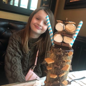 Sugar Factory Foxwoods - S'mores shake - American Near Me - Mashantucket, Connecticut Sugar Factory Foxwoods - S'mores shake - American Near Me - Mashantucket, Connecticut