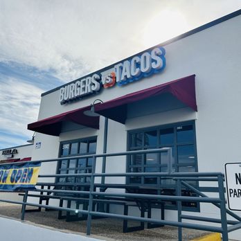 Burgers vs Tacos - Exterior  1/2025 - Burgers Near Me - San Antonio, Texas