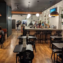 Wendy Puff Pizzeria + Pub - Main dining area