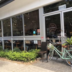 Sushi Jones - Outside
