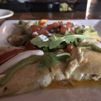 La Contenta Les - Grilled chicken quesadilla - Mexican Near Me - New York, New York