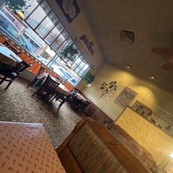 Food & Friends - Street view from table