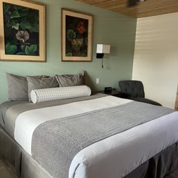 King size bed. King size bed.