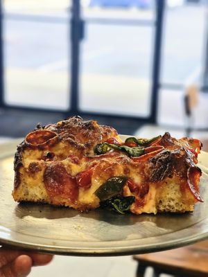 KIZZA PIZZA by null