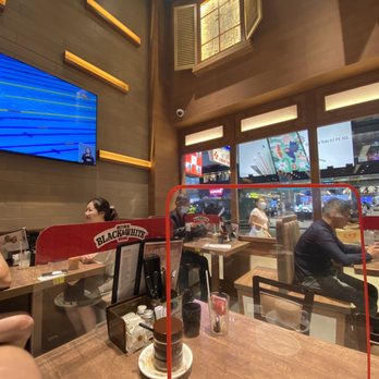 銀龍粉麵茶餐廳 - Inside - Hong Kong Style Cafe Near Me - Hong Kong, HK